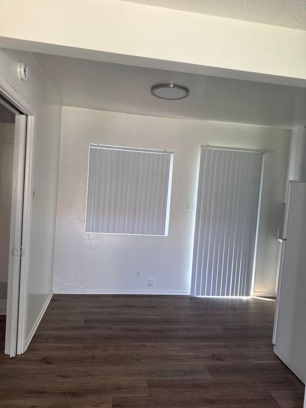 Foto del edificio - 7622 Crescent Ave