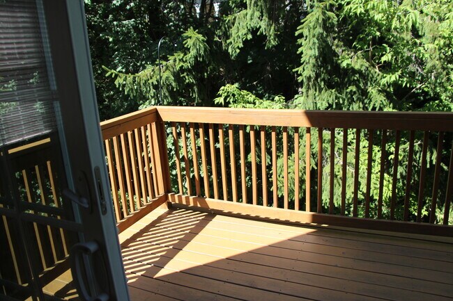 deck - 110 Smith St