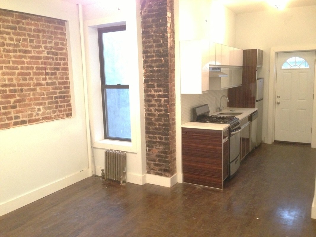 Primary Photo - 1404 Putnam Ave