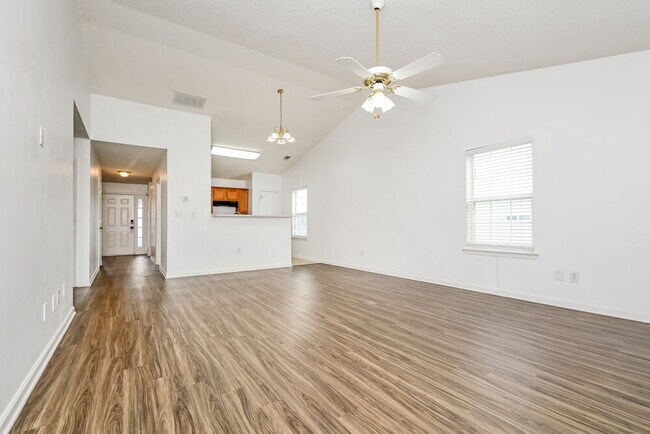Foto del edificio - 2167 Red Oak Cir