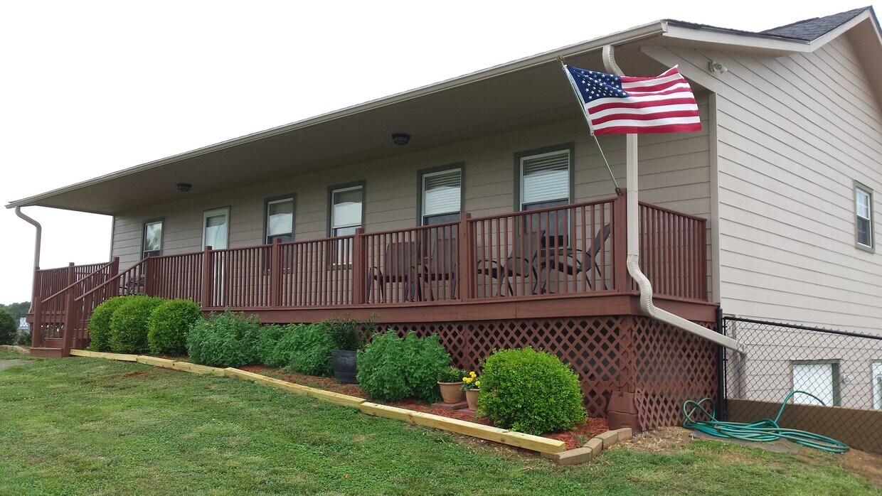 Primary Photo - 1228 Taylorsville Macedonia Rd SW