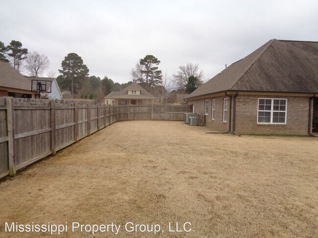 Foto del edificio - 4 br, 3.5 bath House - 1500 Wilkes Avenue