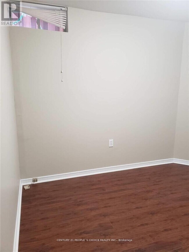 Photo du bâtiment - 597 Matisse Pl