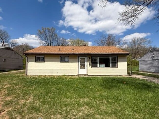 Property for rent in the quiet neighborhood of Highview Hills - Property for rent in the quiet neighborhood of Highview Hills House