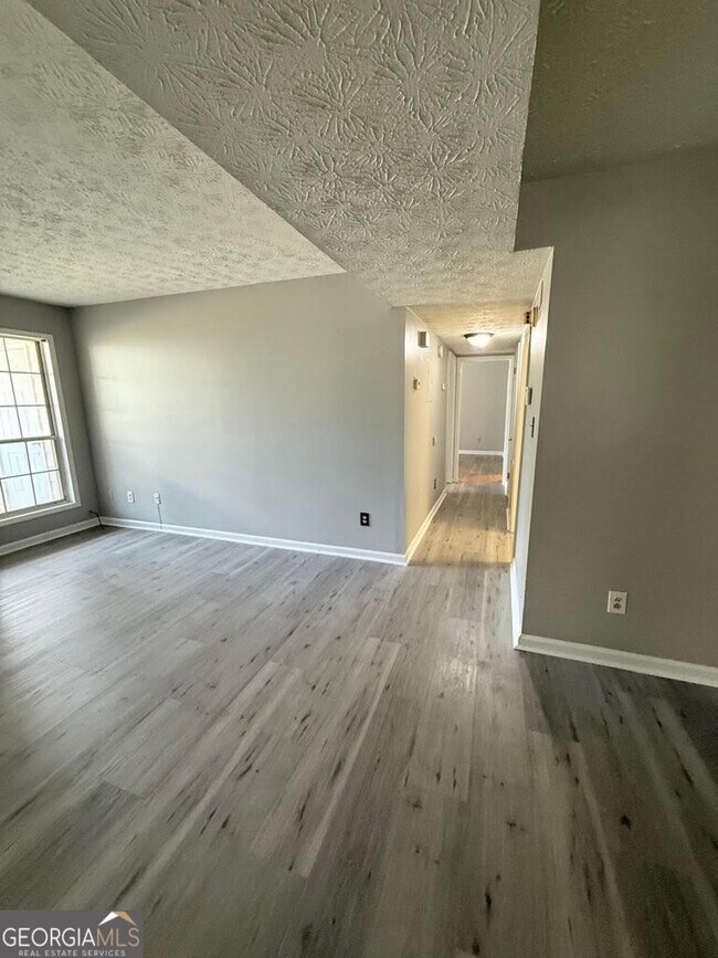 Building Photo - 9447 Cypress Ln