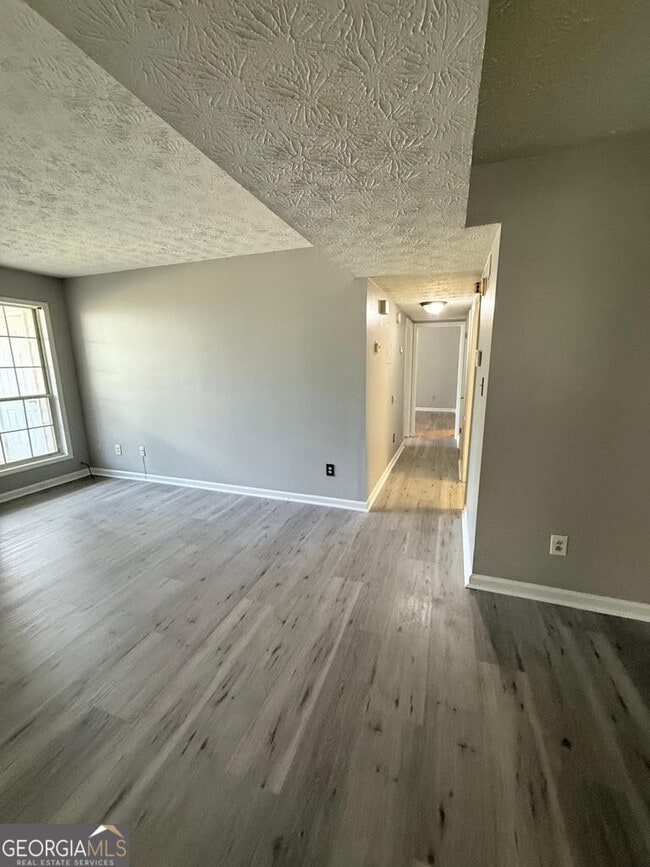 Foto del edificio - 9447 Cypress Ln