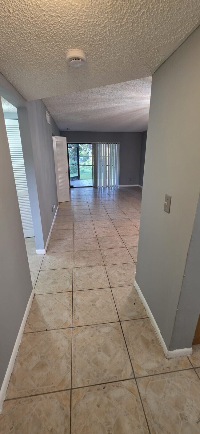 Foto del edificio - 3470 Foxcroft Rd