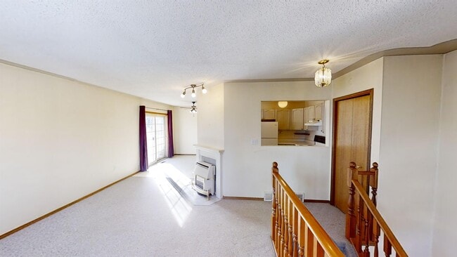 Building Photo - 9406 B-94100 100 Ave
