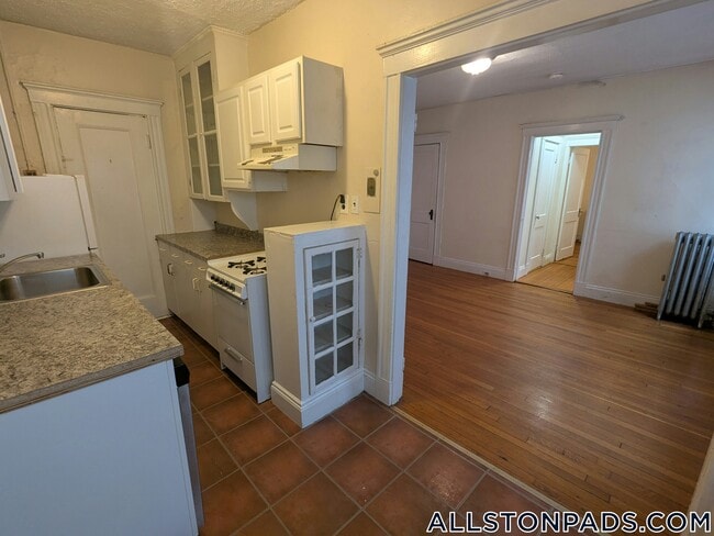 Building Photo - 33 Walbridge St