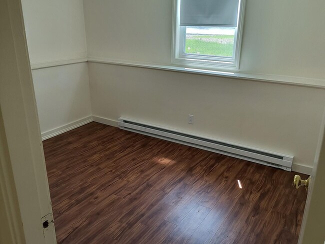 Foto del edificio - 8 Renarl Ave