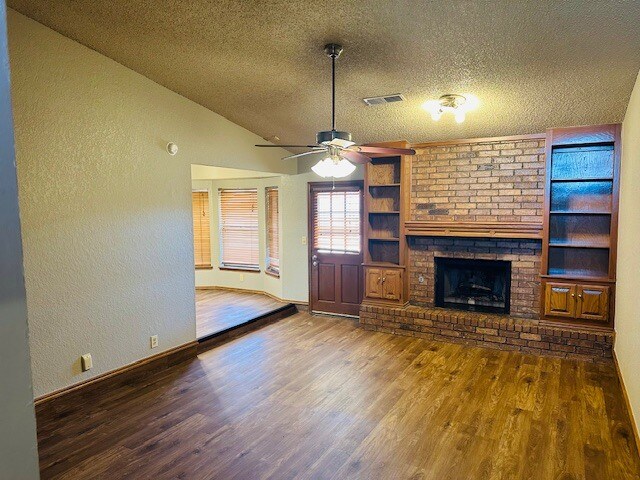 Building Photo - 600 Fire Light Dr