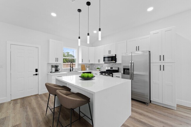 Foto del edificio - 821 Empire St