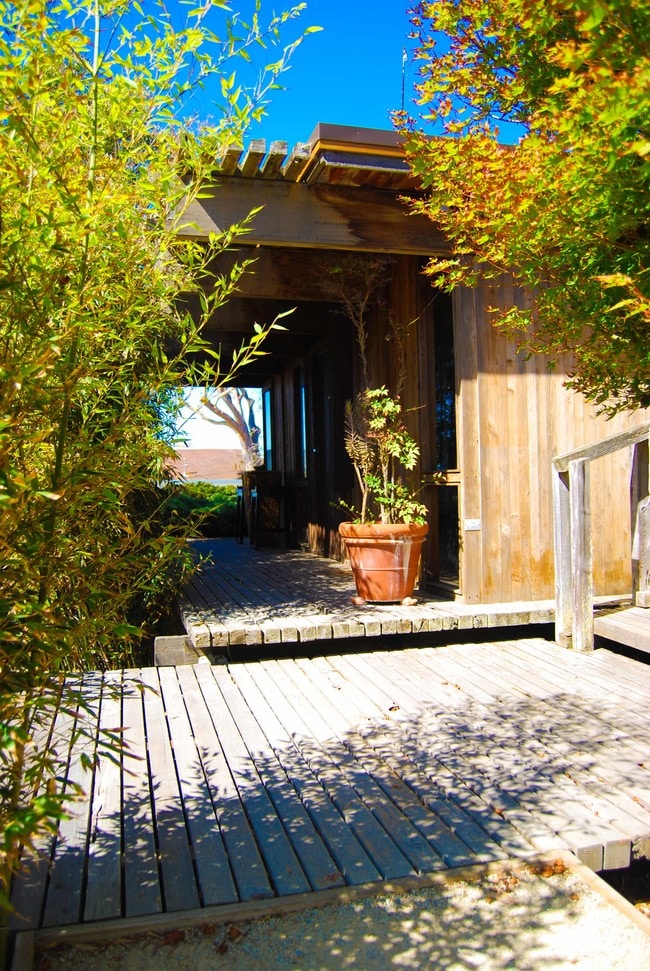 Building Photo - 341 Harbor View Ave