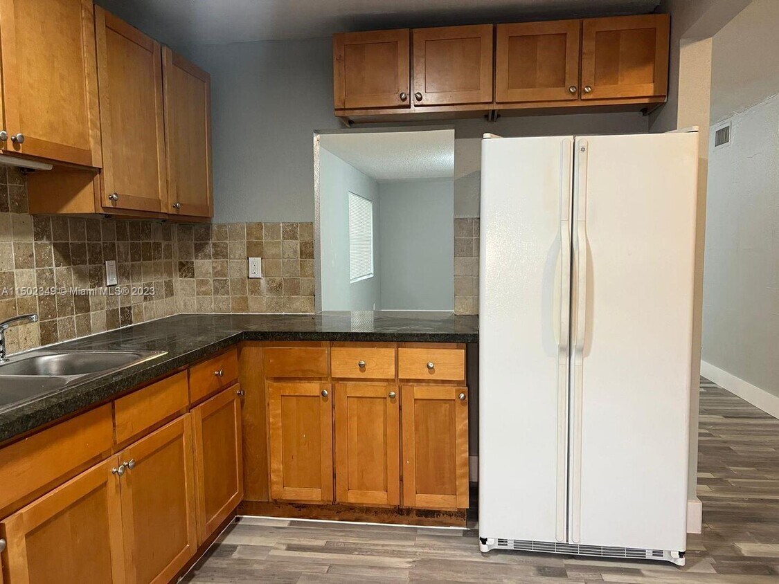 Primary Photo - 1532 SW 5th Pl