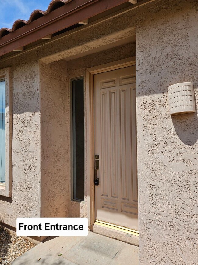 Building Photo - 931 E Sherri Dr