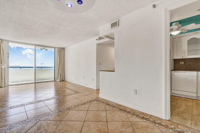 Foto del edificio - 1775 Washington Ave