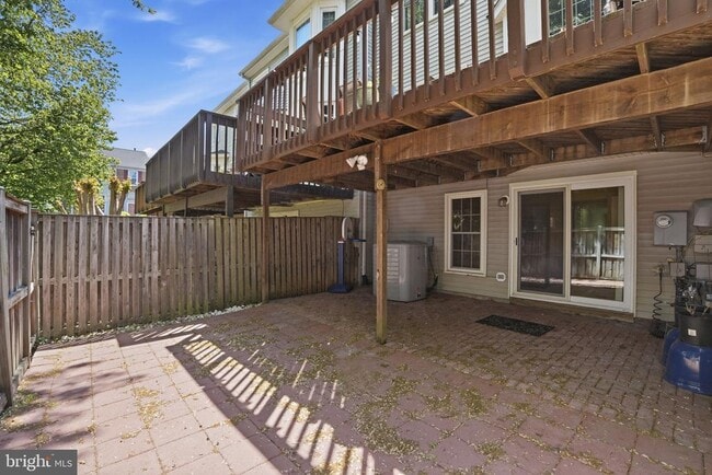 Building Photo - 6526 Major St