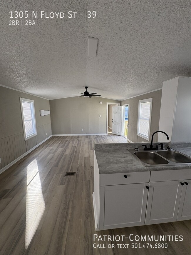 Foto del edificio - 1305 N Floyd St