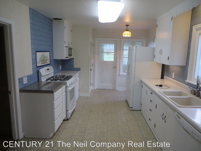 Building Photo - 123 Shady Oaks Ln