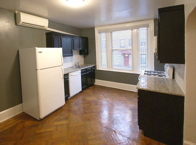 Building Photo - 129 S 48th St