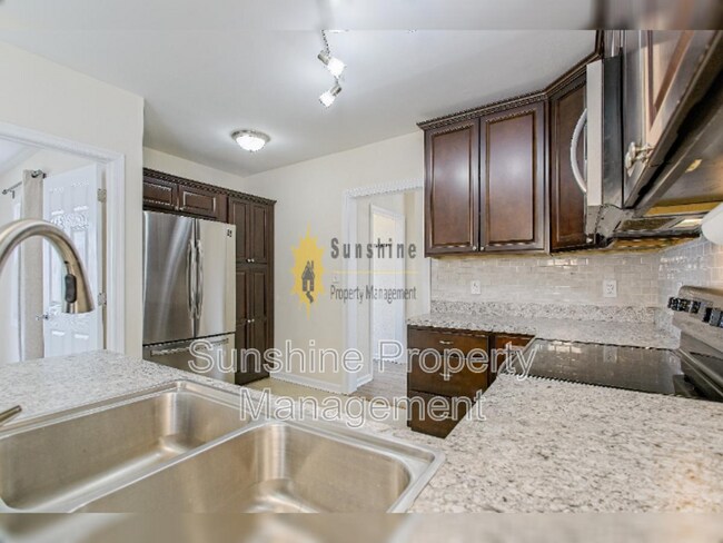 Building Photo - 3708 Amherst St