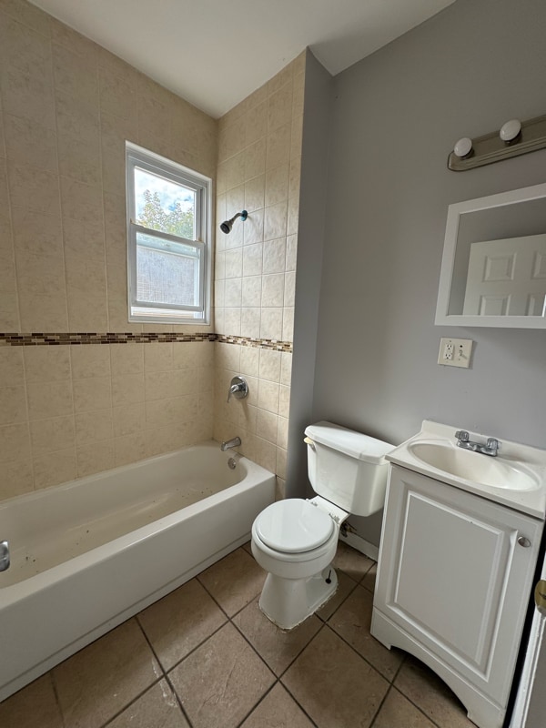 Building Photo - 641 15th Ave