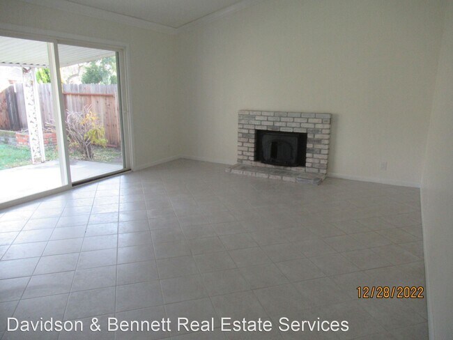 Foto del edificio - 4 br, 2 bath House - 4442 Meadowlark Drive