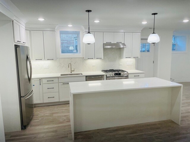 Foto del edificio - 843 W Wellington Ave