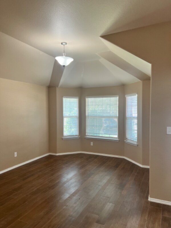 Foto del edificio - 4504 Red Robin Ct