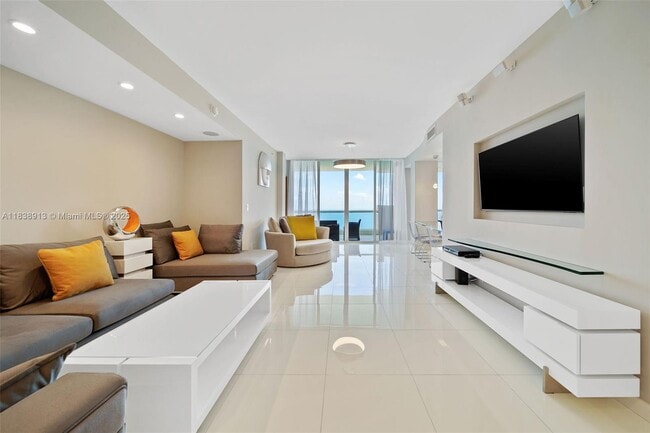 Building Photo - 17875 Collins Ave