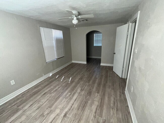 Foto del edificio - 1924 NW Arlington Ave