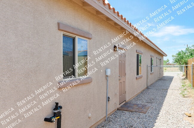 Foto del edificio - 820 E 35th St