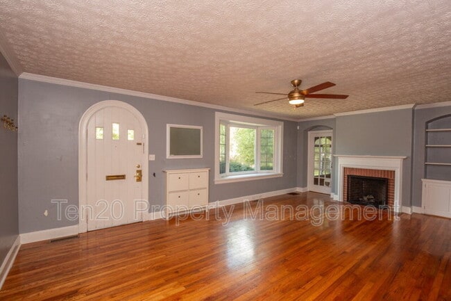Building Photo - 1708 Slade Dr