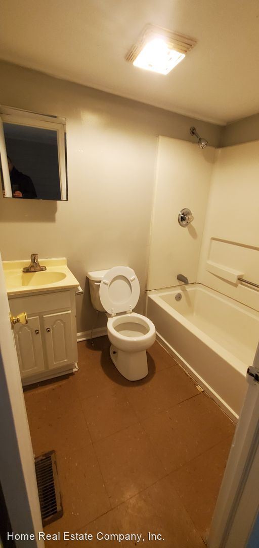 Building Photo - 2 br, 1 bath House - 1137 E. 23rd Street