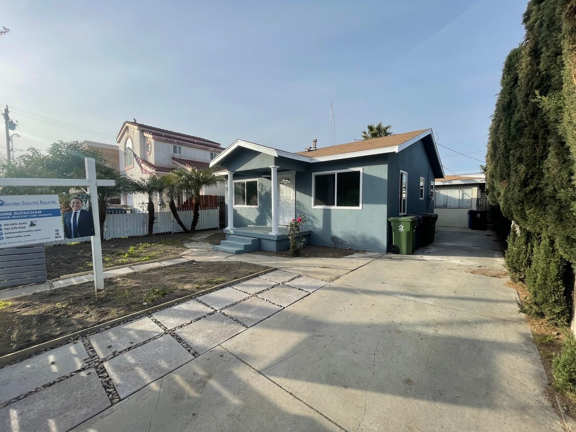 4329 W 159th St Unit 1, Lawndale, CA 90260 Apartments in Lawndale, CA