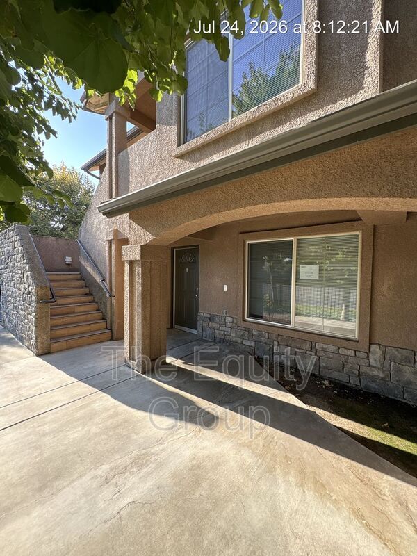 Building Photo - 4223 W Walnut Ave
