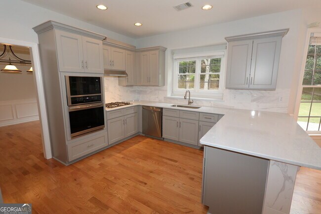 Building Photo - 910 Whitetail Ct