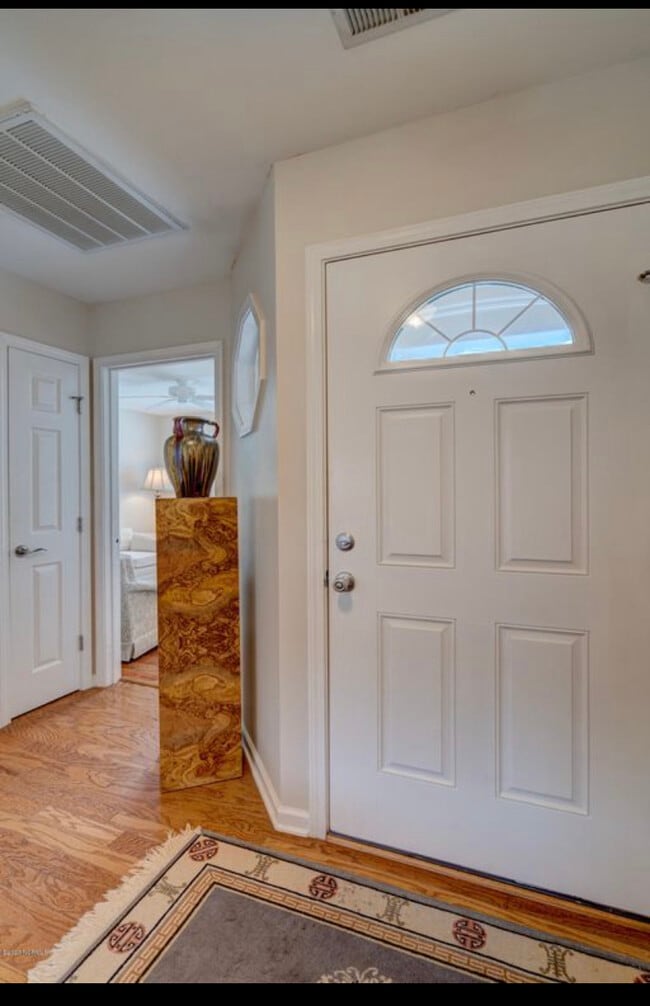 Photo - 1040 Bridgeport Way Townhome