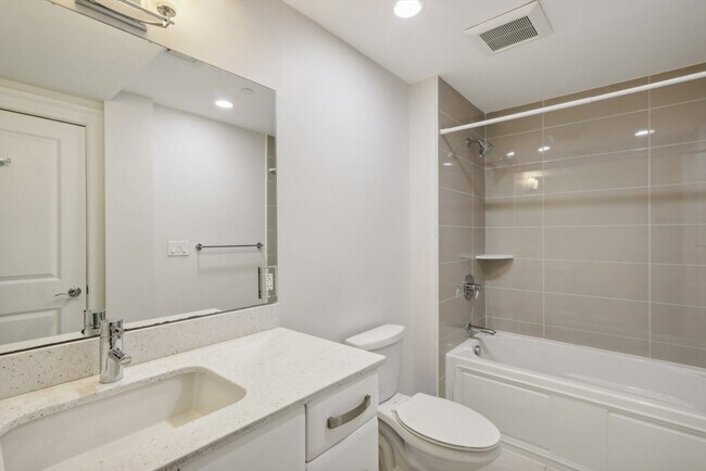 Foto del edificio - 1471 Beacon St