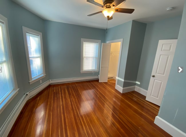 Foto del edificio - 73 Hall Ave