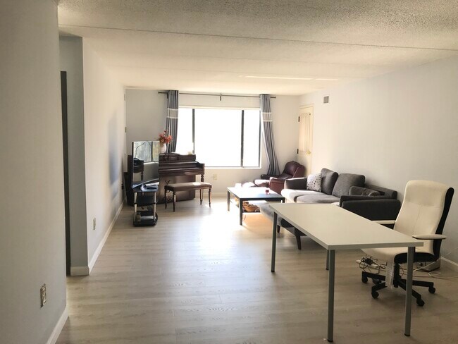 living room - 1550 Worcester Rd