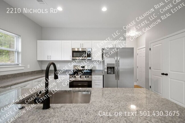 Foto del edificio - 2210 Nichols Rd