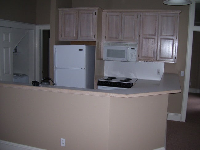Photo - 340 Campbell Ave Townhome