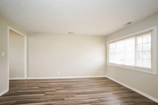 Building Photo - 1096 Ridgetop Dr