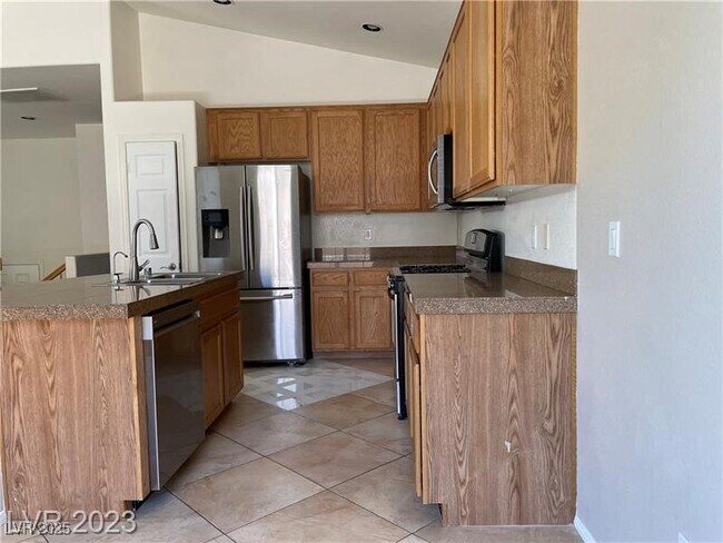Foto del edificio - 5122 Echo Shire Ave