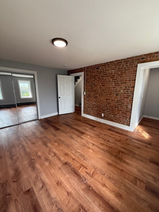 Building Photo - 256 Montgomery St