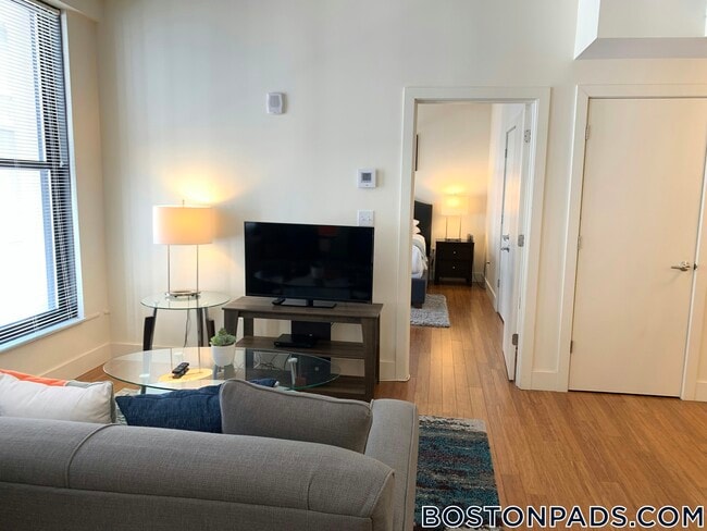 Building Photo - 8 Winter Pl