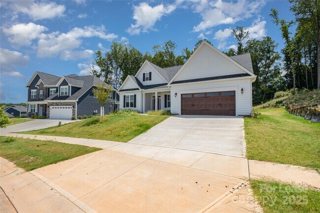 Foto del edificio - 2567 Cornelius Pl NW