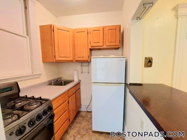 Building Photo - 1111 Boylston St