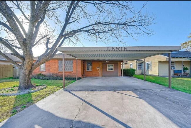 Building Photo - 12448 Yancy Dr